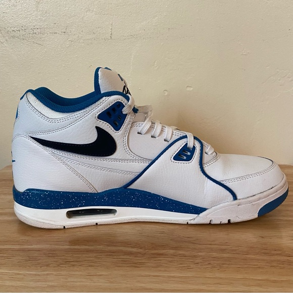 NIKE AIR FLIGHT 89’ SIZE 10 - Picture 2 of 6